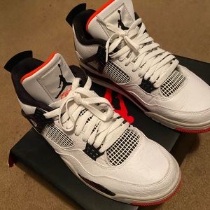 Jordan retro 4 “Flight Nostalgia”